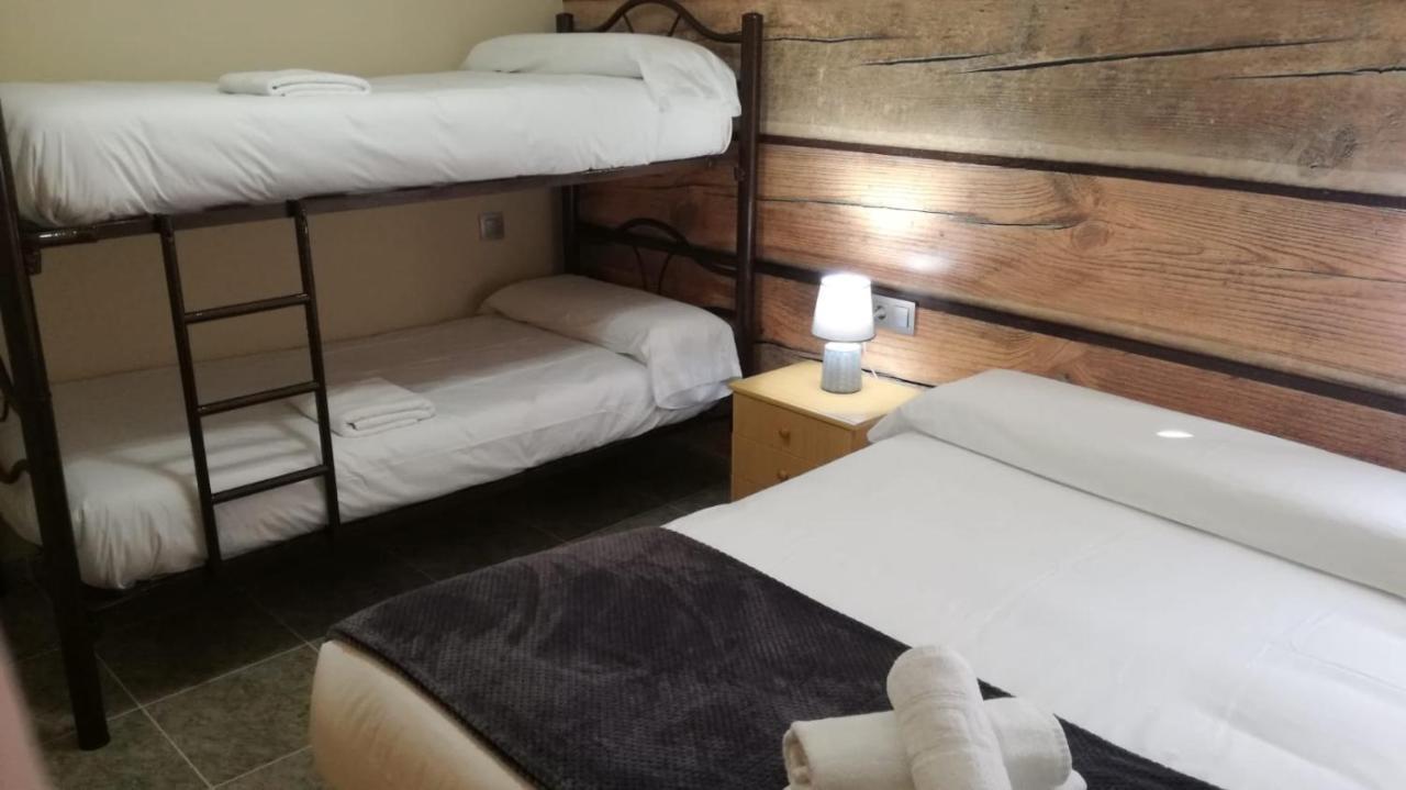 Apartamentos Los Robles Alcala del Jucar Exterior foto