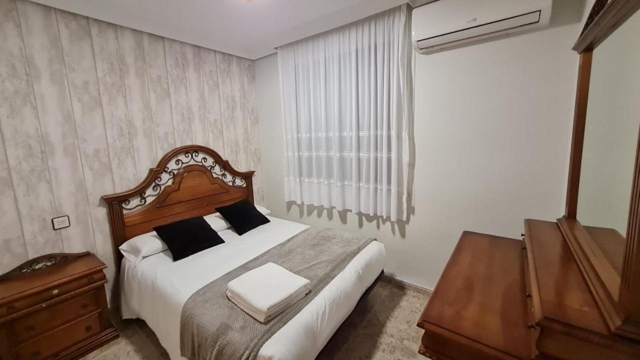 Apartamentos Los Robles Alcala del Jucar Exterior foto